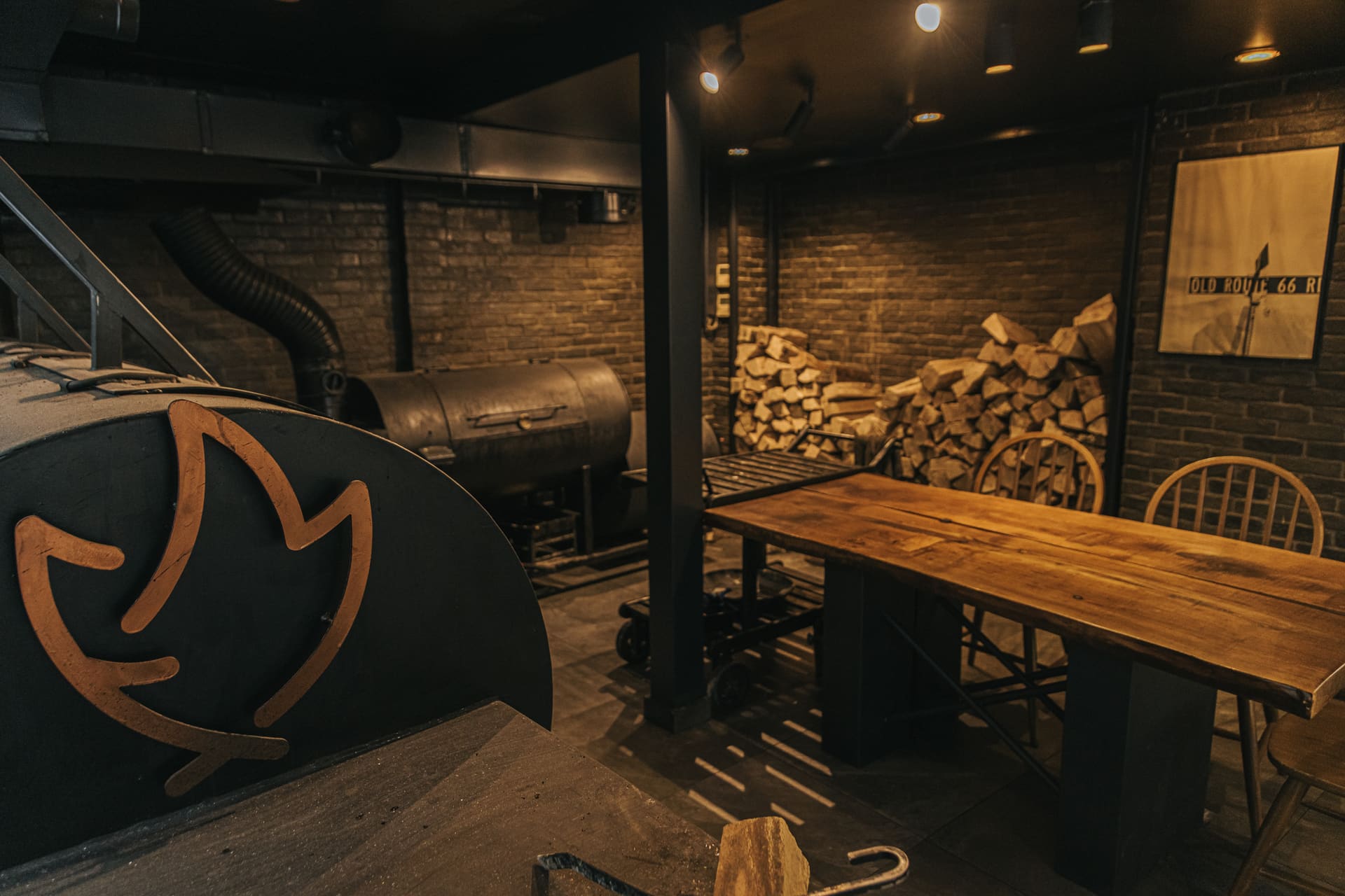 The pit room, smokers running side by side
